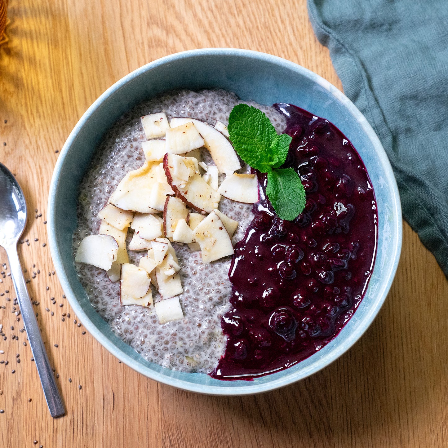 Chia seed pudding with berries